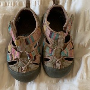 Kids keen Sandles